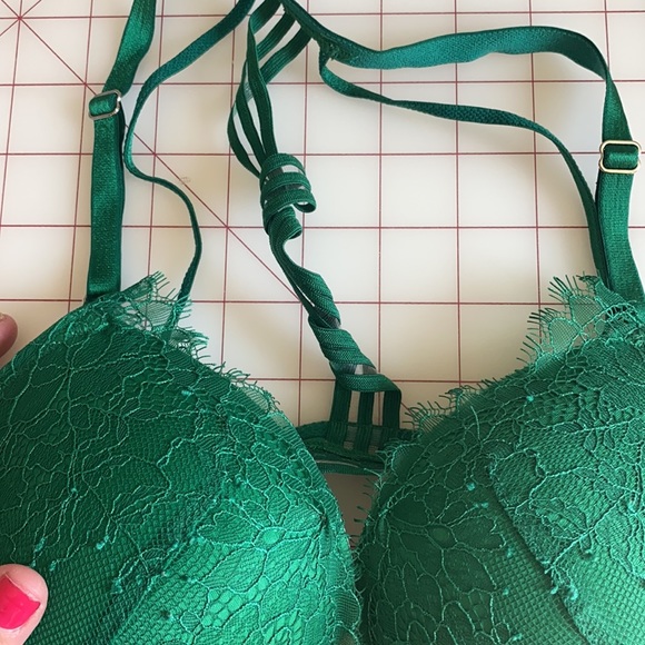 Set of 3 32c Victoria’s Secret push up bras - Picture 4 of 7